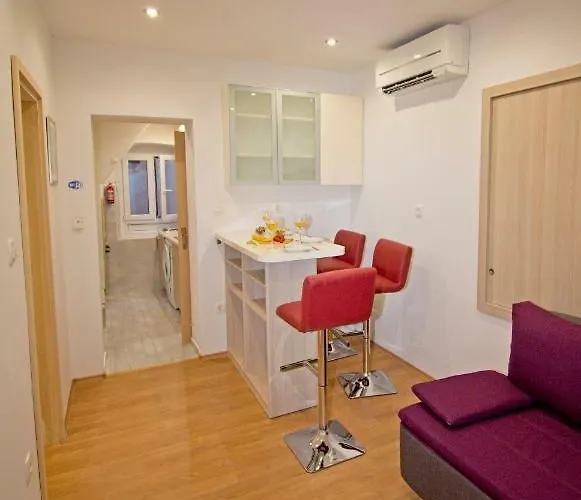 3m Peristil Apartman *