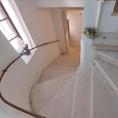 Apartamento 3m Peristil