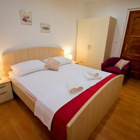 3m Peristil